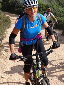 Karin wird eine echte BikerIn